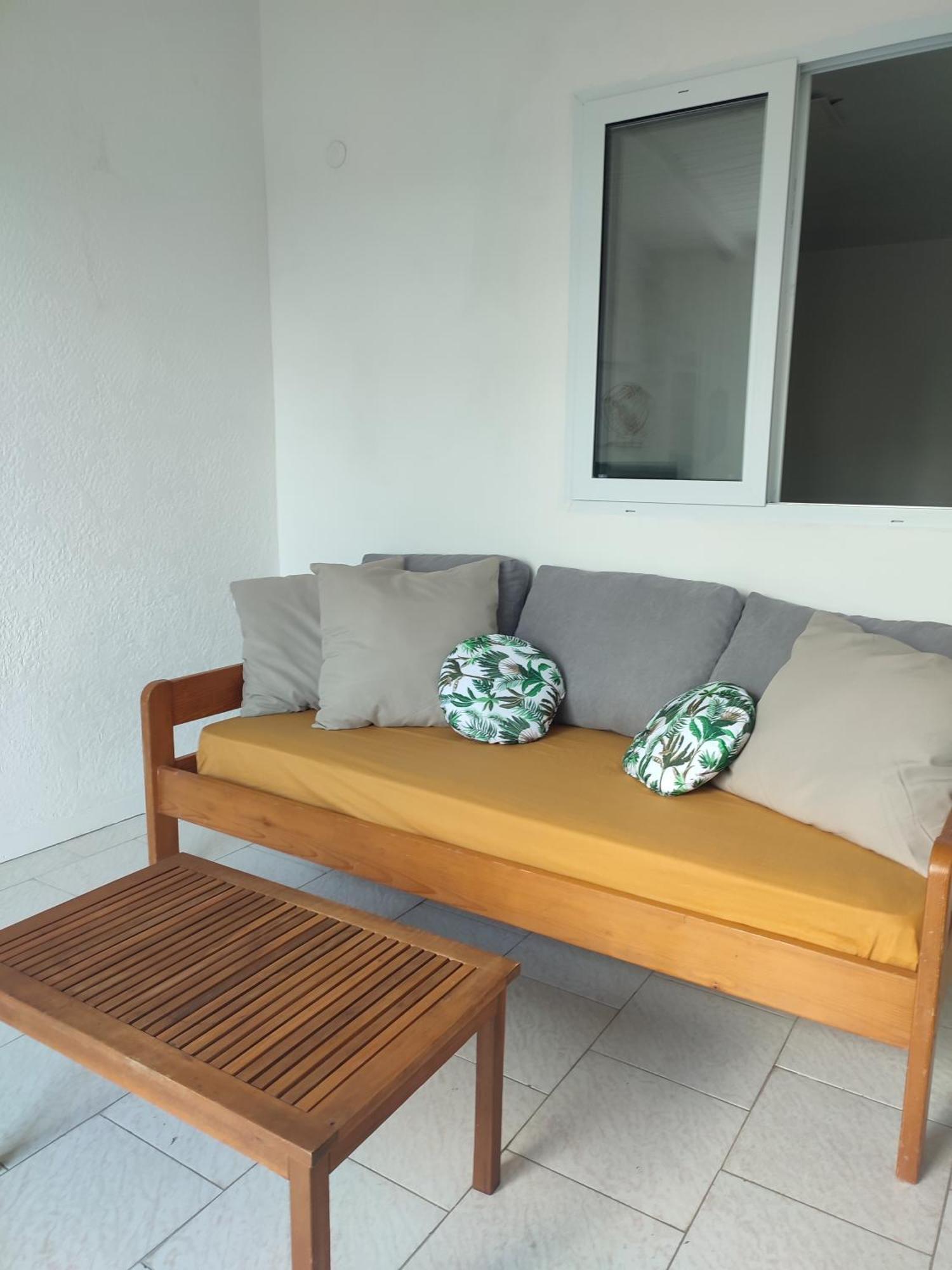 Grand Studio Plein De Charme Sainte-Anne  Εξωτερικό φωτογραφία